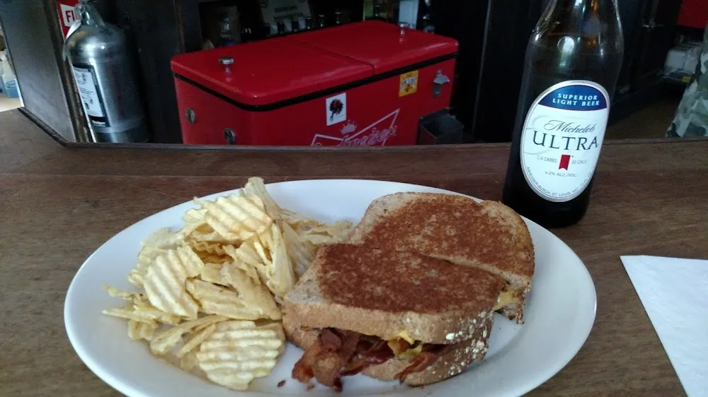 Grilled Cheese with Bacon and Tomato